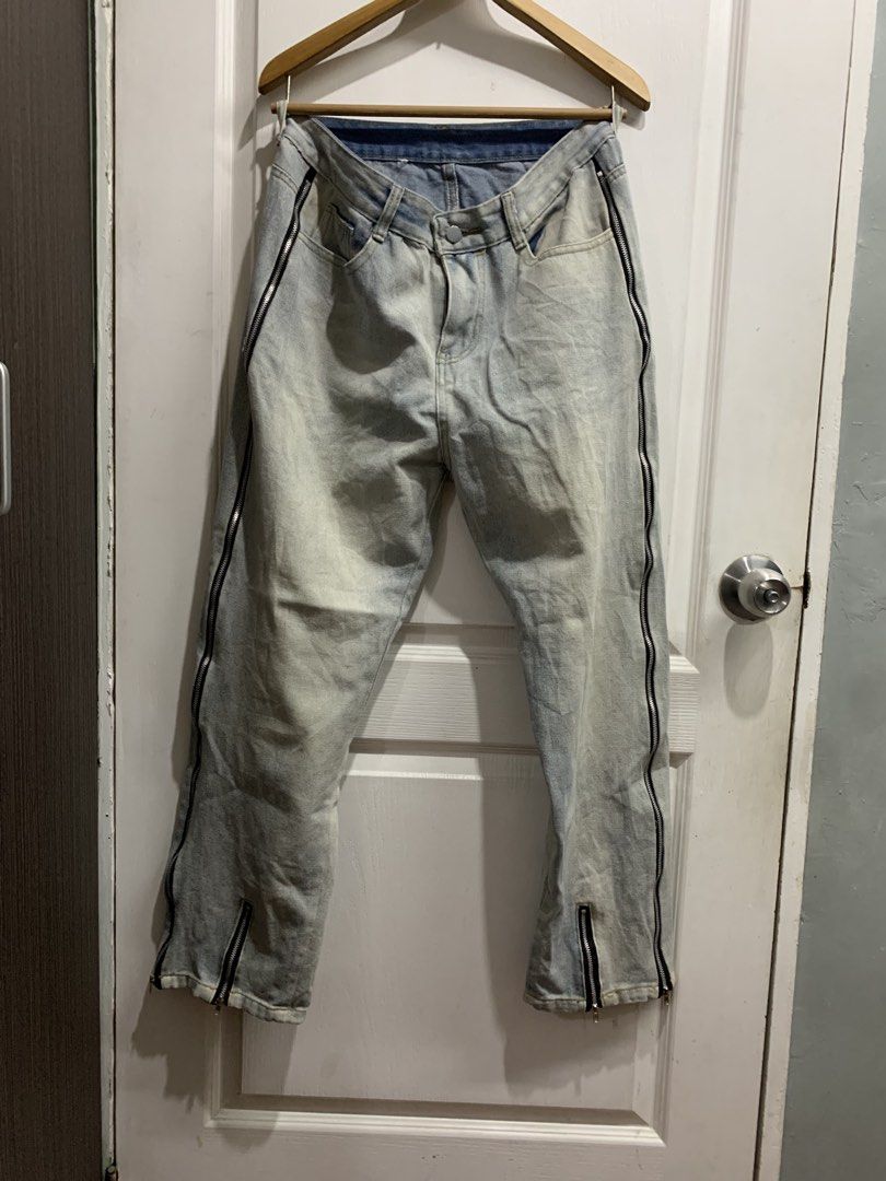 Light Wash Denim Jeans with Zippers (Category: Jeans) located in Guiguinto. Submitted by 3015grails (Listing ID 1430734962, Image 1). Description: full side zip slight tapered 32 waist ₱500.