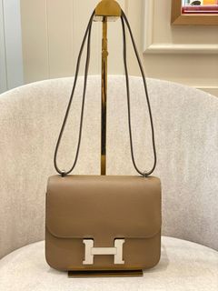 (Category: ) located in . Submitted by luxshare_preloved_ (Listing ID 1430710867, Image 1). Description: .