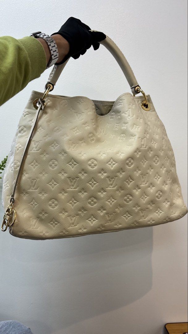 LOUIS VUITTON Arsty MM White monogram Empreinte leather bag (Category: Luxury Bags & Wallets) located in Taguig. Submitted by shoppersluxe2394 (Listing ID 1430627397, Image 1). Description: .