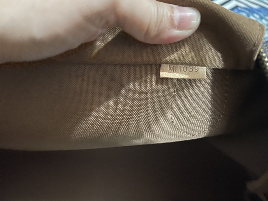 Louis Vuitton Montorgueil GM (Category: Luxury Bags & Wallets) located in Paranaque City. Submitted by tweedle_dum (Listing ID 1430759136, Image 3). Description: Authentic LV Montorgueil GM size 8/10 condition Clean interior Usual honey patina color Light weight & very spacious Monogram leather NO FOUL SMELL RFS: Barely used anymore, just stored in the closet. I DON’T OWN any fake / replica bags Willing to meet up for SURE BUYERS (Within Makati m