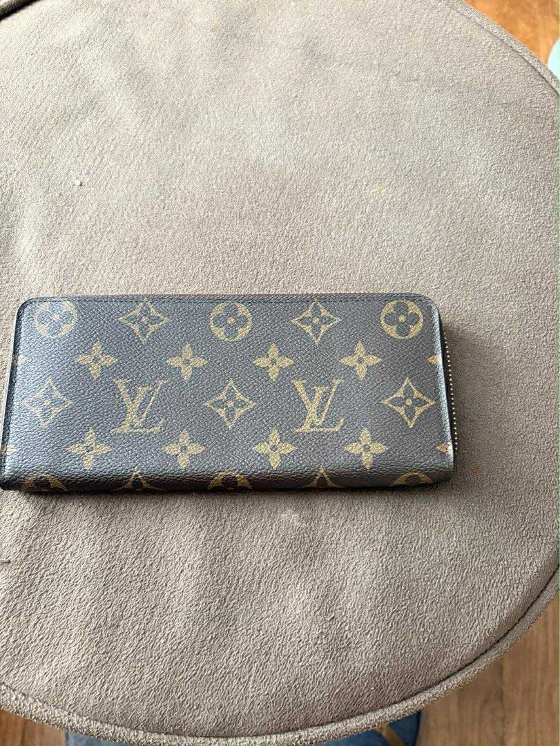 Louis Vuitton Zippy Wallet (Category: Luxury Bags & Wallets) located in Santa Rosa. Submitted by rjaarmblo (Listing ID 1430747417, Image 1). Description: Authentic Louis Vuitton Zippy Wallet in classic Monogram canvas. Features a zip-around closure and a pink leather interior. Includes multiple card slots and compartments for bills and coins. Comes with the original Louis Vuitton box. A stylish and practical accessory for everyday use. Lightly us