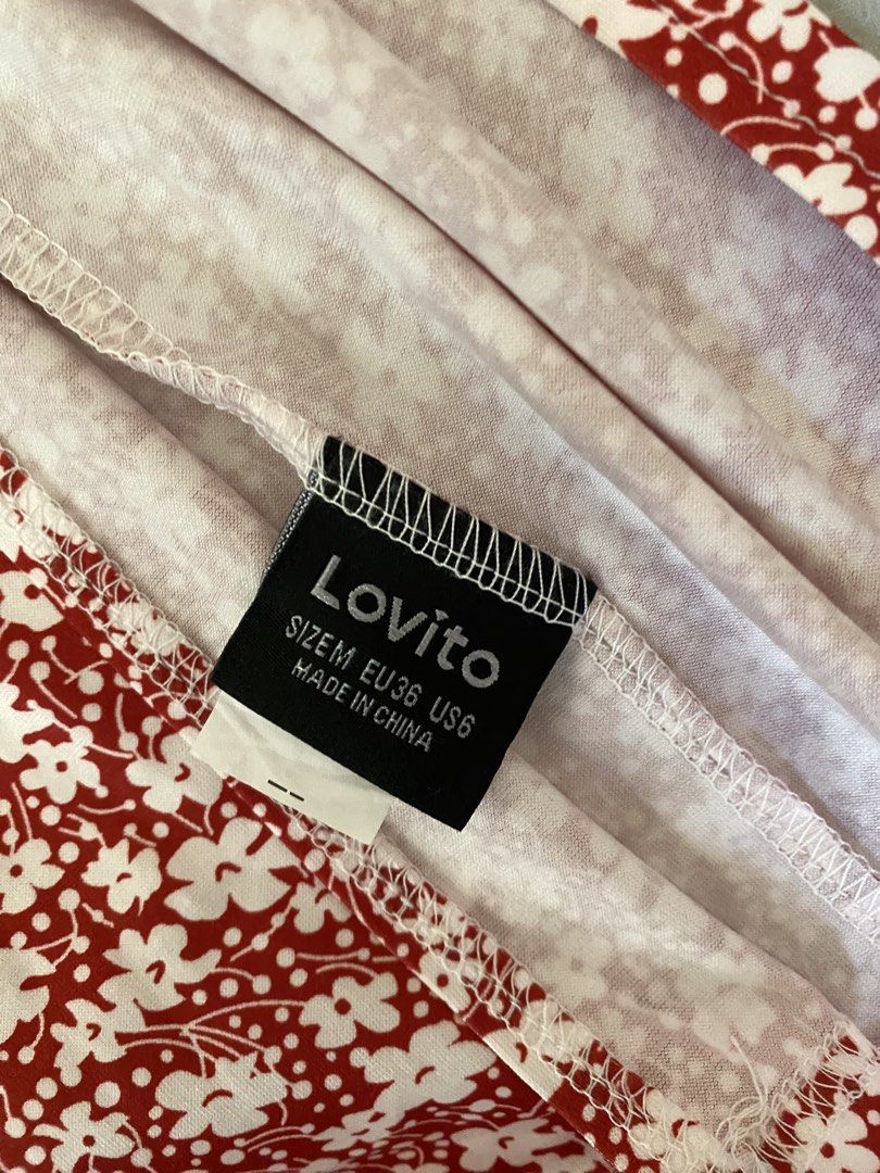 Lovito Floral Slit Midi Skirt (Category: Skirts) located in Bacolor. Submitted by gavsclutter (Listing ID 1430628648, Image 2). Description: Worn once during a beach trip. In good condition. Rfs: declutterring stuff.