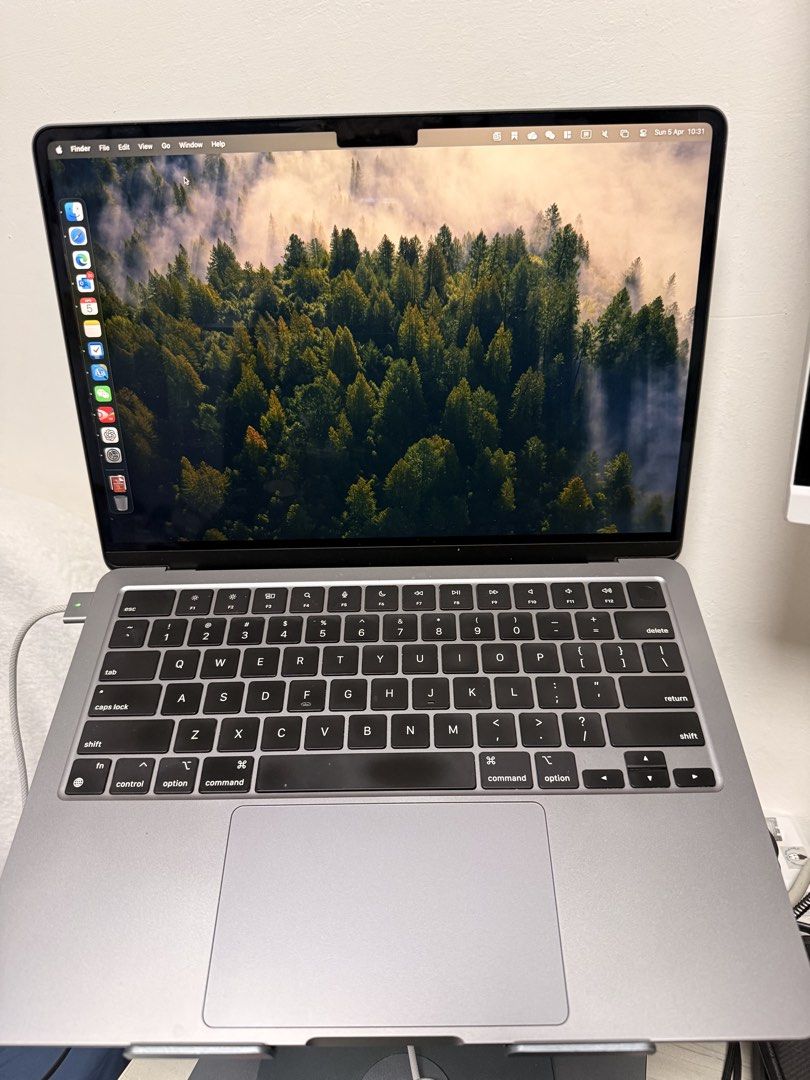 MacBook Air M2 (2022) - Space grey, 16GB RAM, 256GB SSD