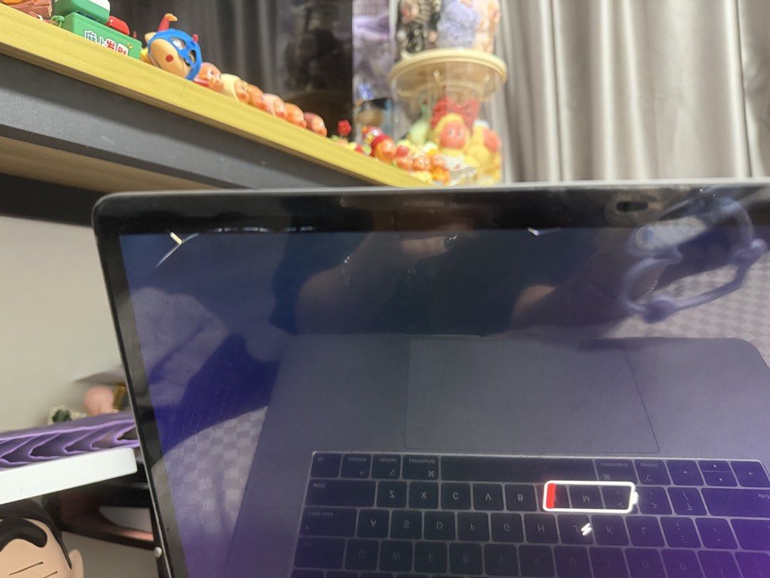 MacBook Pro 15-inch (2018)420572024790077443