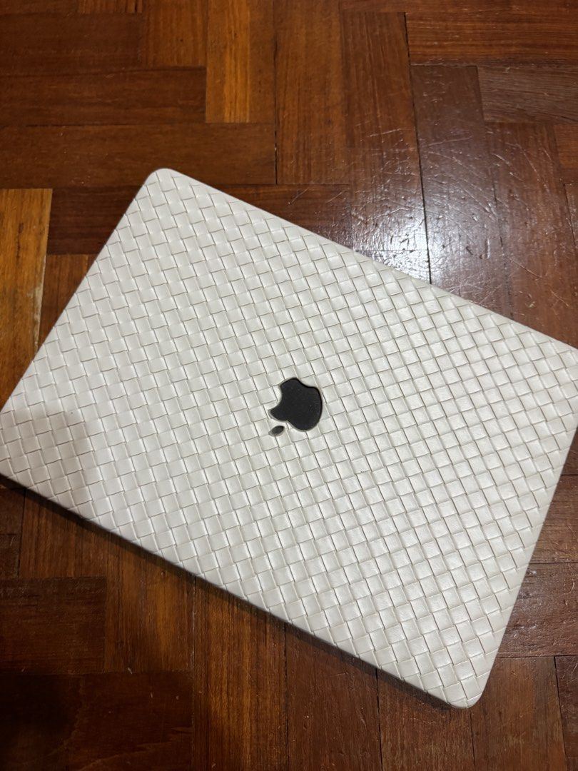 macbook pro 2017503015100771870721