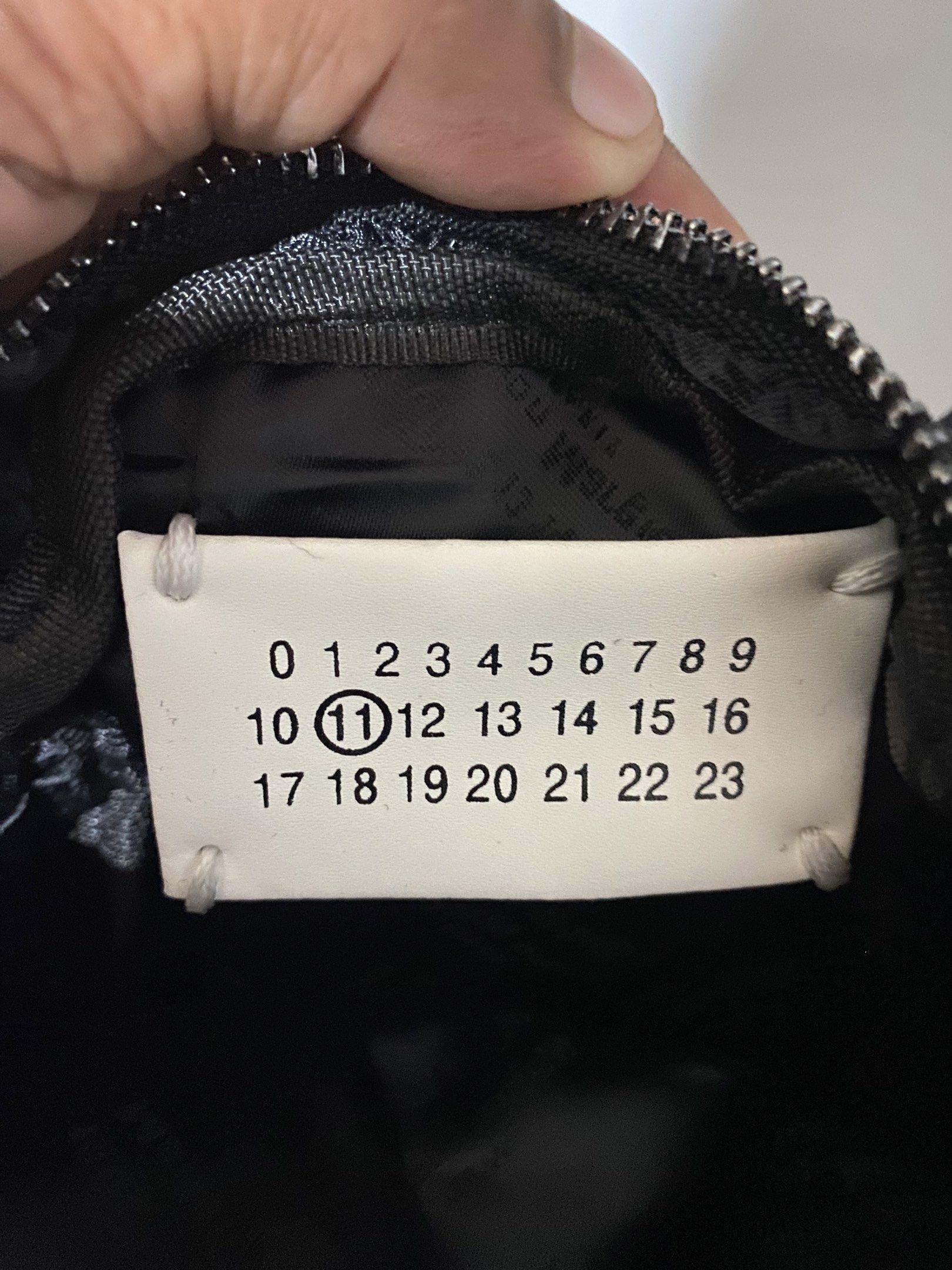 Maison Margiela (Category: Luxury Bags & Wallets) located in Tagum. Submitted by thriftedjon (Listing ID 1430630056, Image 2). Description: Maison Margiela Cross Body Bag Made in Italy Good as new Excellent condition .