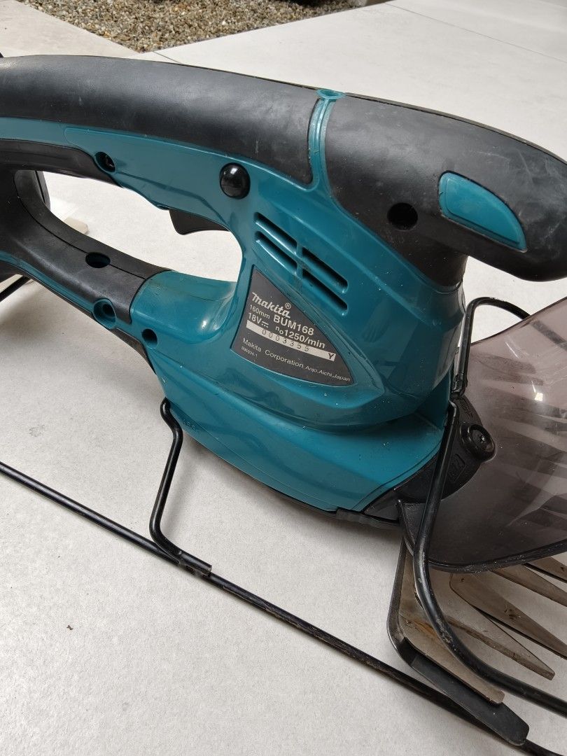Makita Cordless Hedge Trimmer
