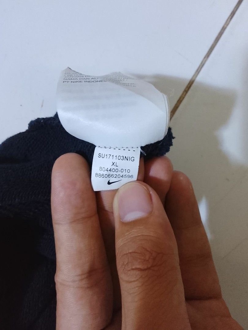 Nike Club Fleece (Category: Joggers) located in Batangas. Submitted by dre1stuff (Listing ID 1430740955, Image 3). Description: Nike Club Fleece SweatPants Free Waist! L - 40 Excellent Condition No Issue No flaw no hole Color rate: 9/10.