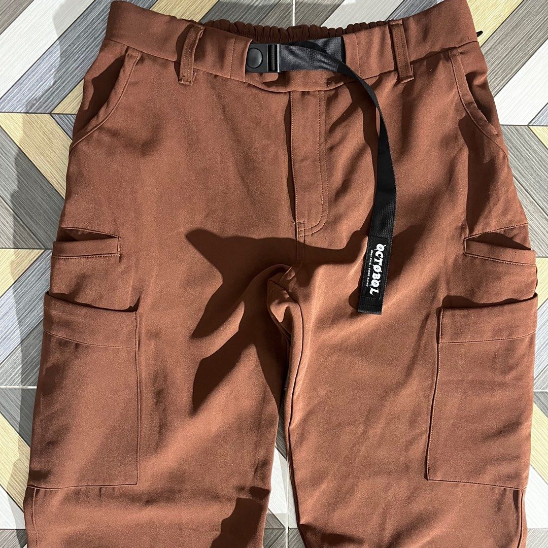 Octo Gambol Utility Pants (Category: Activewear) located in Daraga. Submitted by th3cliquejunks (Listing ID 1430700973, Image 3). Description: Octo Gambol Utility Pants Authentic Tagged Size: Medium Condition: 9.5/10 No issue Dimensions: Waist: 30-32” Length: 34” Leg Opening: 9” - 1,980 Dm.