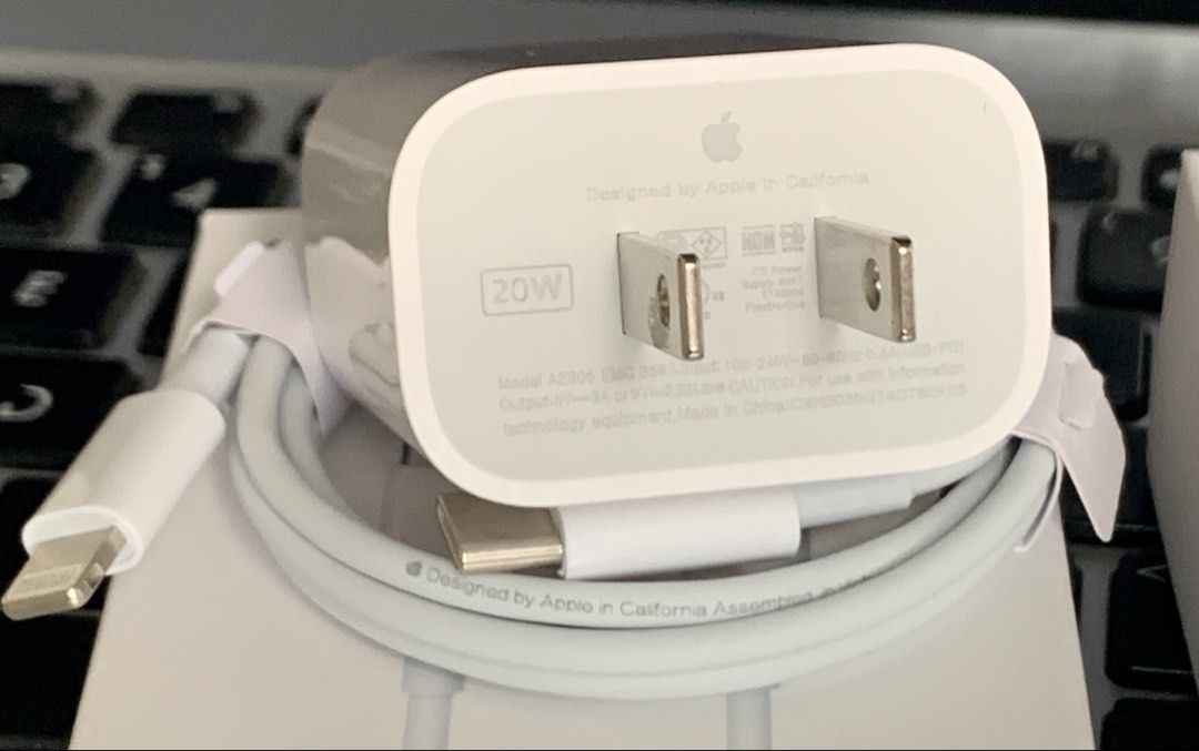 Original Apple 20W iPhone Fast Charger Adapter with lightning Cable (Category: Chargers & Cables) located in San Juan City. Submitted by ph_gadgets_hub (Listing ID 1430796369, Image 1). Description: ORIGINAL BRAND NEW LEGIT AUTHENTIC APPLE USB-C 20W 35W 40W 45W POWER ADAPTER FAST CHARGING 💯 RECOMMEND & COMPATIBLE TO ALL IOS iPhones SALE🔥 Price: ₱700 Original Apple 20W USB-C Fast Charger Adapter with USB-C To Lightning Cable (1m) w/serial number