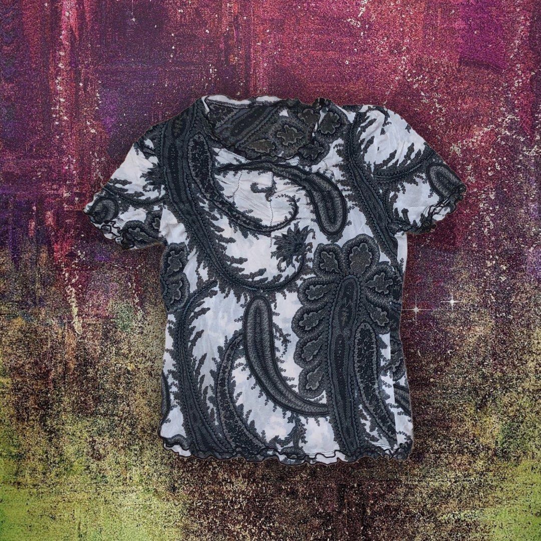 paisley print top (Category: Blouses) located in Manila. Submitted by aehls (Listing ID 1430786042, Image 1). Description: ↳ ❝ [ print made top ] ¡! ❞ ⋆ width 15 ⋆ length 20 ⋆ stretchable ❦ mine @ 79 PHP note ! color may vary due to lighting.