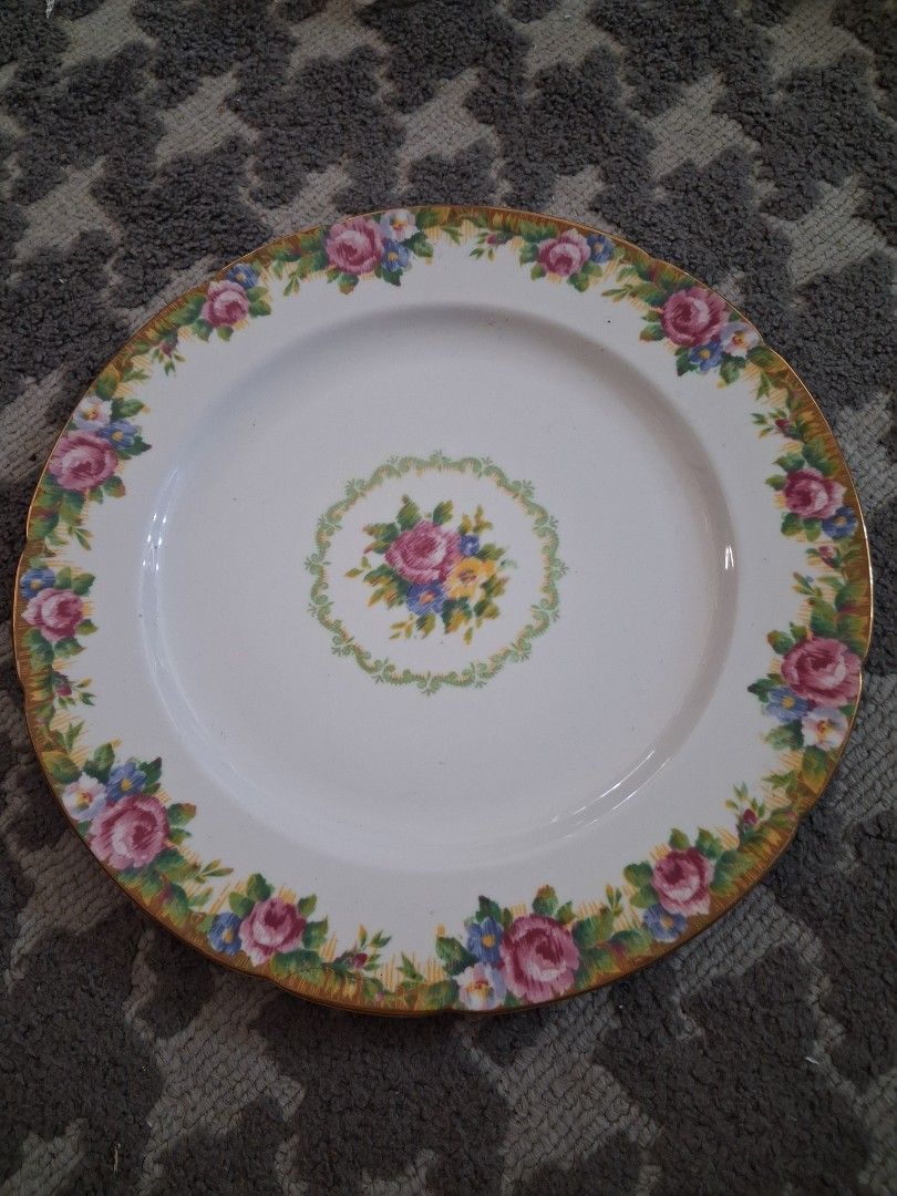 PARAGON "Tapestry Rose" by appointment (Category: Dinnerware & Cutlery) located in Pasig City. Submitted by singledadreseller (Listing ID 1430649281, Image 1). Description: PARAGON "Tapestry Rose" by appointment Fine bone china made in england php1000 ea 4pcs available .