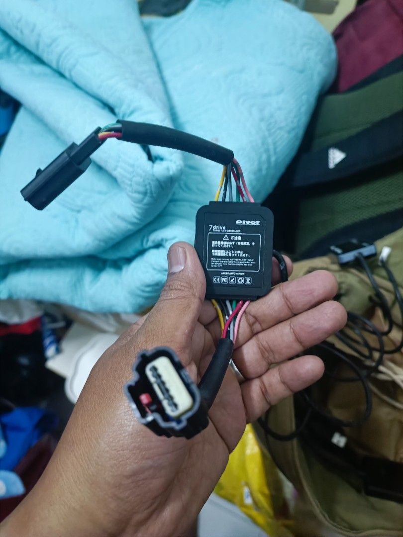 Pivot Electronic Throttle Controller (Category: Drones) located in Kuala Lumpur. Submitted by nashki (Listing ID 1430598576, Image 3). Description: good condition .