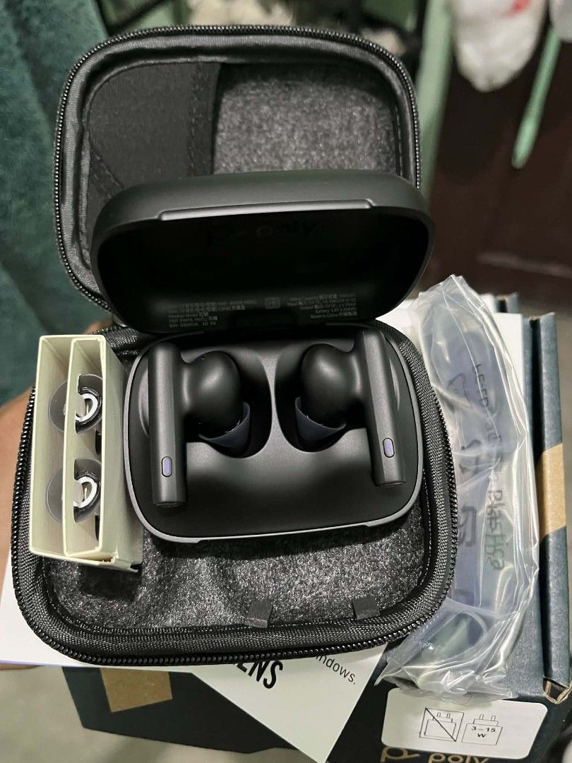 Poly Voyager Free 60 UC Earbuds (Category: Earphones) located in Manila. Submitted by max0016 (Listing ID 1430603911, Image 3). Description: BRAND NEW! For sale we do meetup and shipping(customer expense) The Poly Voyager Free 60 UC series are premium, true-wireless earbuds designed for hybrid work, featuring adaptive Active Noise Cancelling (ANC), a 3-mic array for clear calls, and Bluetooth 5.3. They offer 5.5 hours of talk time (up to 16.5 wit