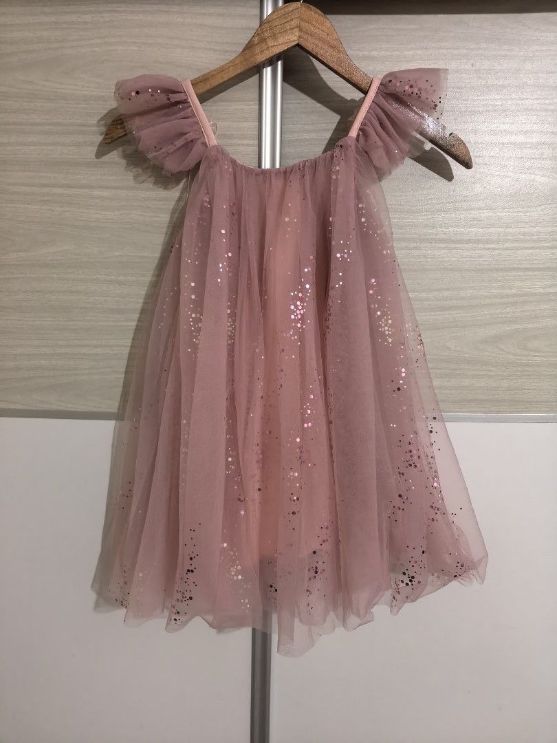 Preloved Party Dress | Age: 4-5 (Category: Babies & Kids Fashion) located in Meycauayan. Submitted by preloved_items_j (Listing ID 1430711164, Image 2). Description: Size 120cm .