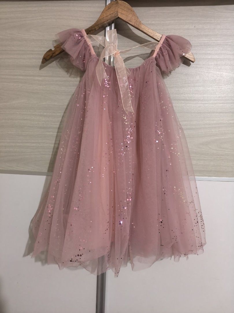 Preloved Party Dress | Age: 4-5 (Category: Babies & Kids Fashion) located in Meycauayan. Submitted by preloved_items_j (Listing ID 1430711164, Image 3). Description: Size 120cm .