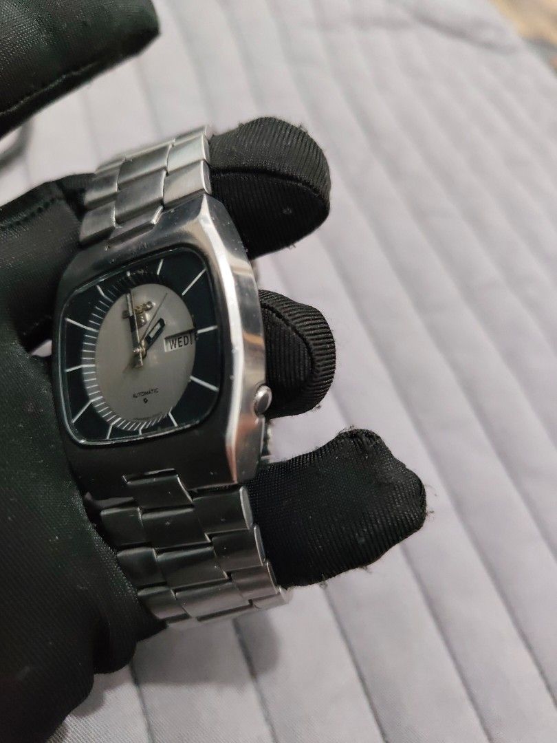 Rare Seiko 5 "TV" 6309 Automatic (Category: Men's Watches) located in Cebu City. Submitted by aceoftime (Listing ID 1430780657, Image 2). Description: In good working condition Cal 6309 / Japan Automatic Day-Date display All original parts All stainless steel Watch only Our Guarantee: 💯 Authentic All watches are checked by our experienced tech to ensure good functionality Please manage your expectations since these are preloved watches some may 