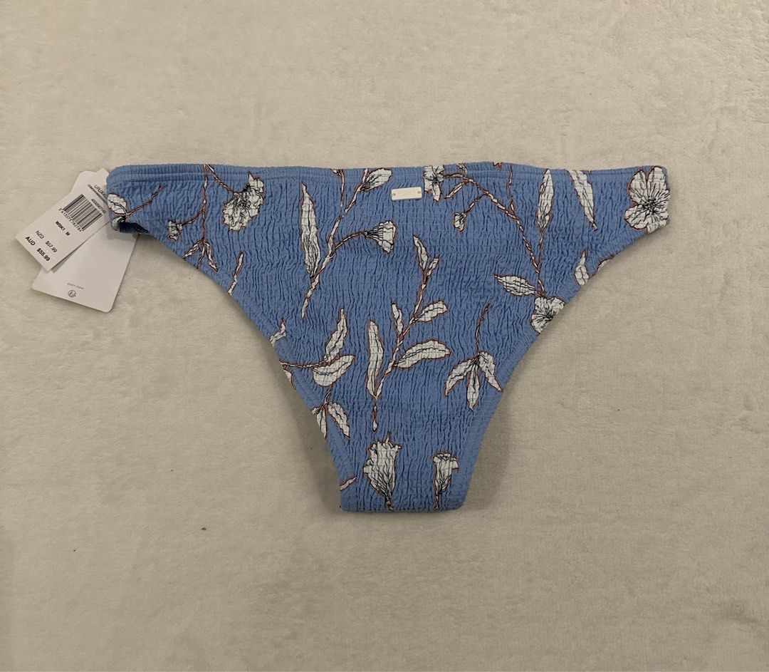 Roxy Bikini Set S (Category: Bikinis & Swimsuits) located in Paranaque City. Submitted by missmargerrieal (Listing ID 1430639380, Image 2). Description: Original Roxy Bikini Set 💯 Brandnew with tags Size: Top S on tag / Bikini bottom M on tag but fit to Small With pads and underwire Original Price : $55 aud each/ ₱4,500+ Selling for only ₱899.
