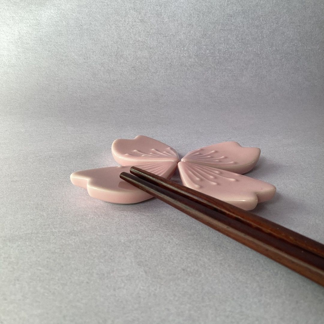 Sakura Petal Ceramic Chopstick Rests (Category: Dinnerware & Cutlery) located in Davao. Submitted by eclectic1925 (Listing ID 1430771722, Image 3). Description: Php250 set of 4 Sakura Petal Ceramic Chopstick Rests L: 2 inches W: 1.3 inches Please REVIEW PHOTOS First to pay We use 100% repurposed packaging materials SF starts at Php70 via Flash Express .