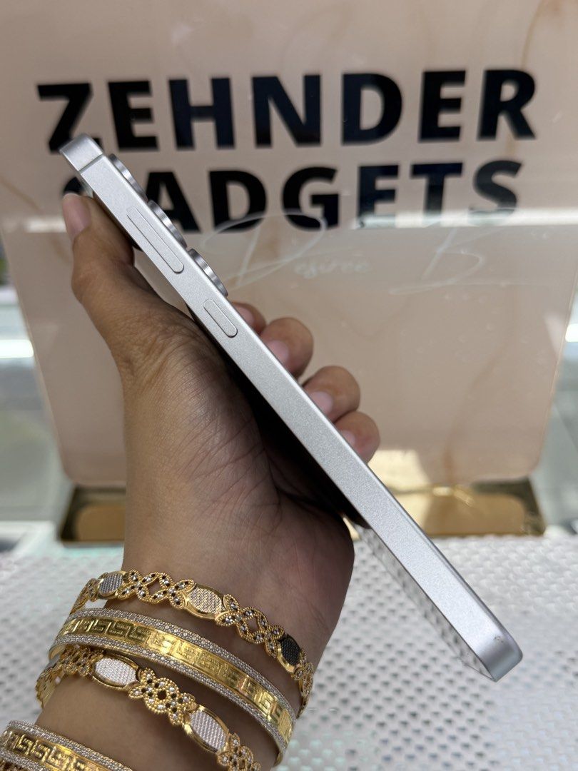 SAMSUNG S24 FE 8/128GB OPENLINE (NTC APPROVED) (Category: Samsung) located in San Juan City. Submitted by desireebayal96 (Listing ID 1430758673, Image 3). Description: SAMSUNG GALAXY S24 FE 5G * NTC APPROVED * 8/128GB * OPENLINE (BOTH PHYSICAL SIM) * 50MP * 4700mAh * 120Hz * 97% SMOOTH * NO ISSUE * NO HISTORY OF REPAIR * NO DEAD PIXEL * NO AMOLED BURN * WITH CORD TYPE-C NOTE: HINDI PO MASYADONG MAKINIS (PLEASE CHECK PHOTOS FOR YOUR REFERENCE) OPE