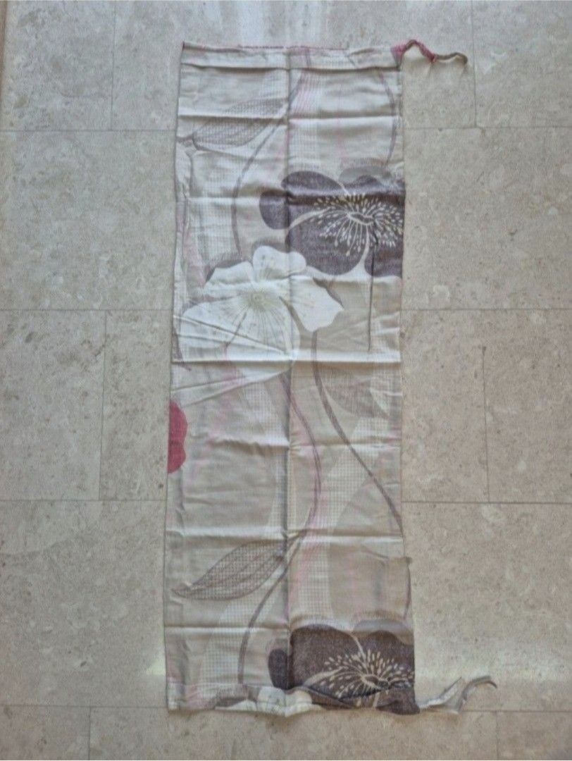 Shecando Tencel Bolster Covers (Category: Bedding & Towels) located in Singapore. Submitted by Mariebiscuit (Listing ID 1430647045, Image 2). Description: $5 per piece Mailing for $2.50.
