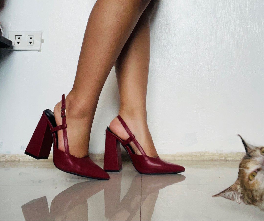 SHEIN Burgundy Block Pointed SlingBack Heels (Category: Heels) located in Manila. Submitted by rndmstuffzbya (Listing ID 1430663677, Image 3). Description: super sexy sa paa and very nice, used once lang. bagong bago pa po ang quality and halata naman sa pic and yung soles hindi masyadong gamit at madumi. i got this on sale mga 700+ sa black app bow selling for 500 kasi hindi ko na ginagamit. adjustable yung sling, 9cm yung heel nya pero since bl
