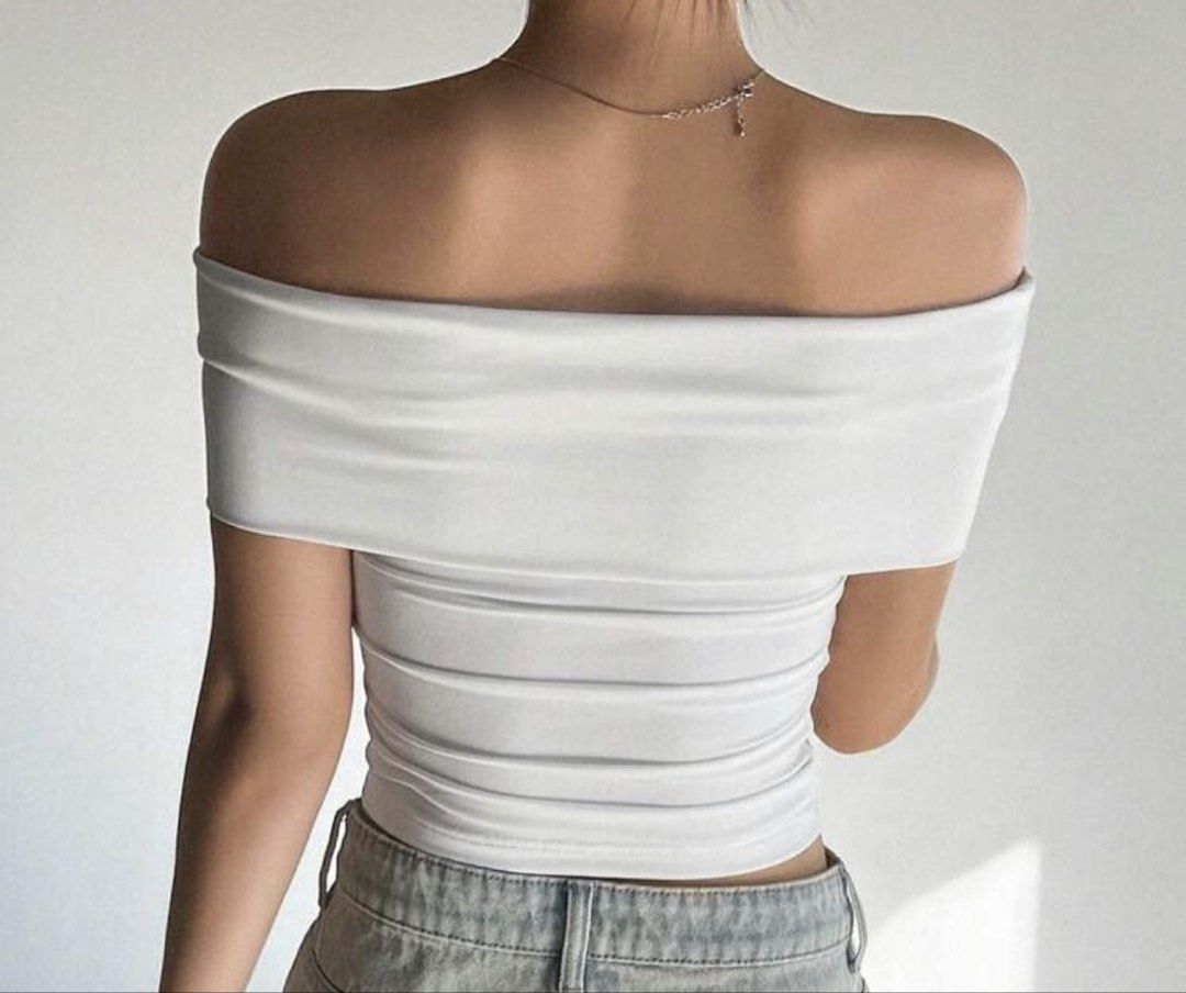 SHEIN White Off Shoulder (Category: Blouses) located in Muntinlupa City. Submitted by clothes.declutter.finds (Listing ID 1430743643, Image 2). Description: .