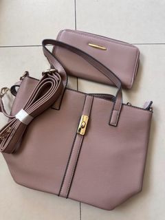 (Category: ) located in . Submitted by wellovedthrift (Listing ID 1430611850, Image 1). Description: .