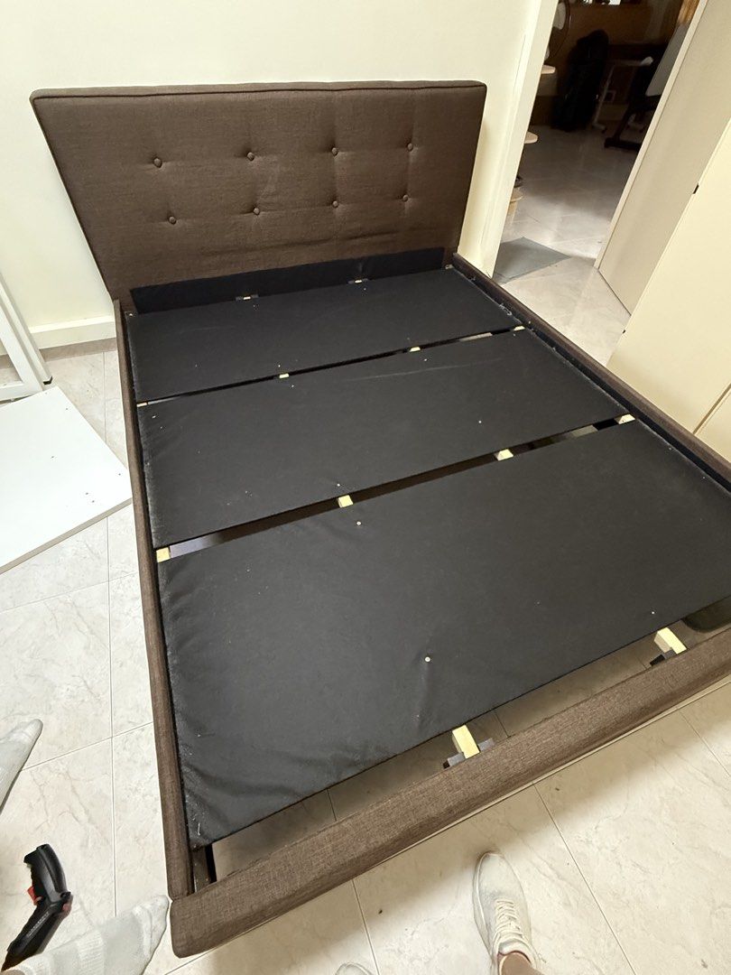 Solid Bedframe (Category: Bed Frames & Mattresses) located in Singapore. Submitted by roastedturmeric (Listing ID 1430660910, Image 2). Description: Queen size Already dismantled for your convenience to carry. Good condition. No damage First come first serve .