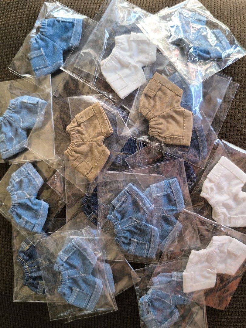 sonny angel baggy pants (Category: Babies & Kids Fashion) located in Balagtas. Submitted by sonnigang (Listing ID 1429408240, Image 2). Description: 200 each.