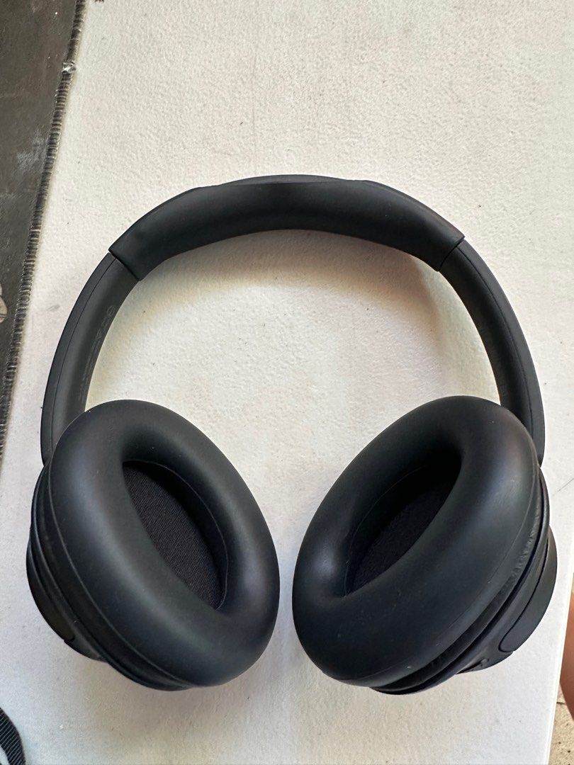 Sony WH-CH720N (Category: Headphones & Headsets) located in Manila. Submitted by reesee_ (Listing ID 1430709990, Image 1). Description: Condition: -Good as new. Barely used since I prefer earphones. -Very well-mainted. Used ear pads since day 1. -No scratches or dents. -Audio quality is superb. It has a "punchy" bass. ANC is very impressive, considering its price. -Battery life is impressive. Can last 35-50 hours. I only charge it once a month. F