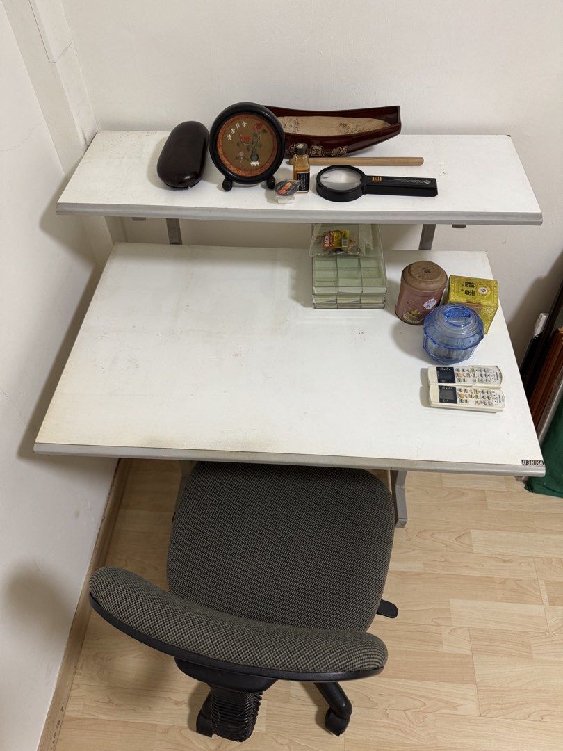 Study Table (Category: Tables & Sets) located in Singapore. Submitted by chen_naux (Listing ID 1430654852, Image 2). Description: Well used Self collect at Seng Kang.