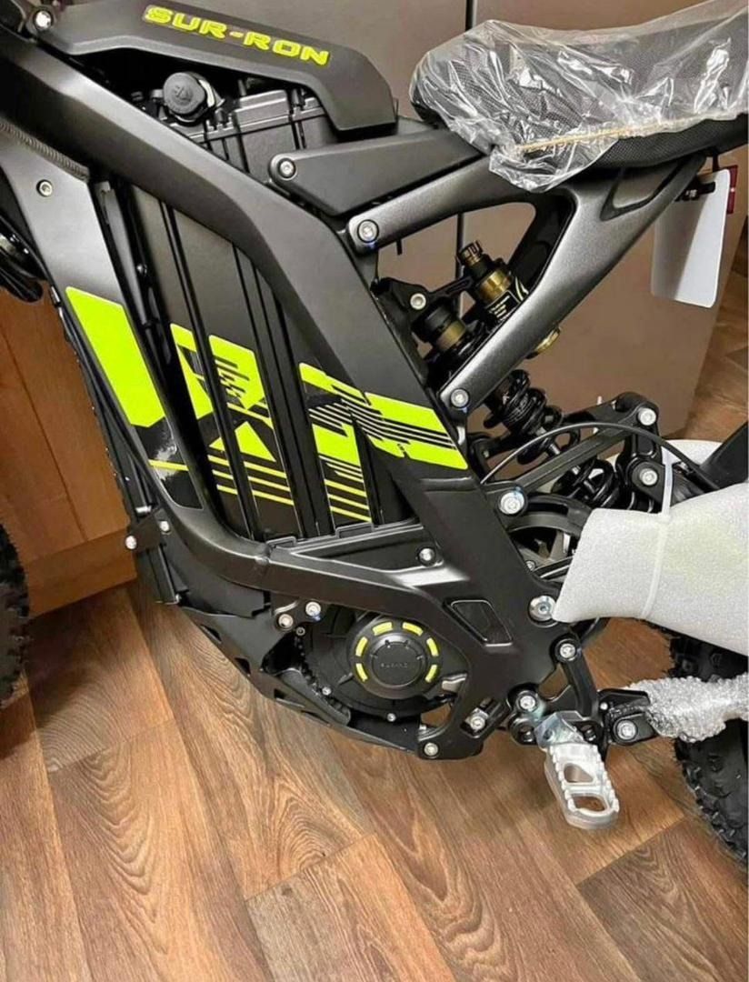 surron (Category: Bicycles) located in Caloocan City. Submitted by zenocean.d8debb (Listing ID 1430734023, Image 3). Description: The 2025 Sur-Ron Light Bee X Electric Bike is a high-performance electric bike designed for riders seeking a smooth and efficient riding experience. With a maximum range of up to 46 miles, this bike is ideal for commuting or leisure rides. The 19-in front and 18-inch rear wheels and full suspension system provide a sta