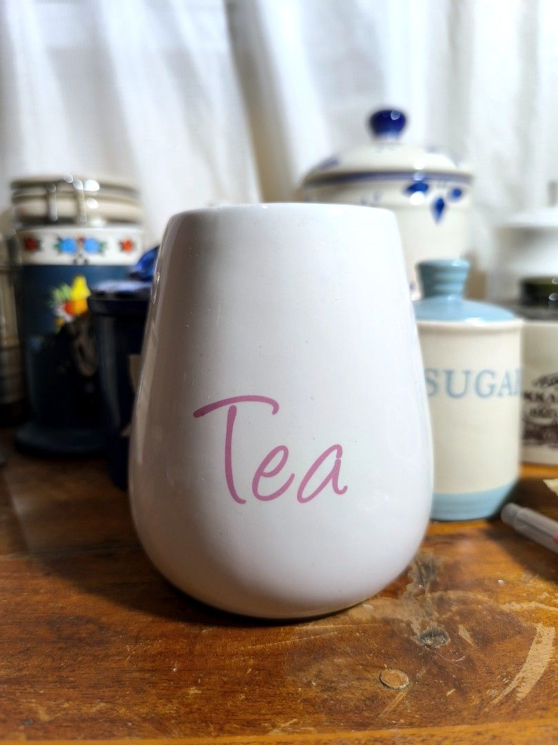 Tea Canister (Category: Coffee & Tea Tableware) located in Pangil. Submitted by kopee_matcha (Listing ID 1430642125, Image 1). Description: Missing lid Size : 2.9" x 5" Price : 160 *Strickly 2 days reservation only * Payment must be completed within 48 hours. If unpaid, your order will be automatically forfeited and the item/s will be given to the next miner. *No deleting of comments *3 or more items (Large pouch or box only) Courier: J&T MOP: GC