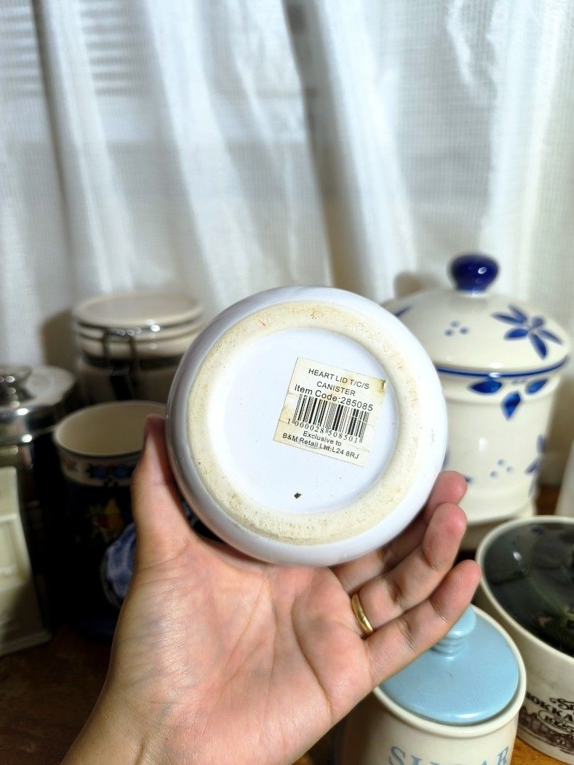 Tea Canister (Category: Coffee & Tea Tableware) located in Pangil. Submitted by kopee_matcha (Listing ID 1430642125, Image 3). Description: Missing lid Size : 2.9" x 5" Price : 160 *Strickly 2 days reservation only * Payment must be completed within 48 hours. If unpaid, your order will be automatically forfeited and the item/s will be given to the next miner. *No deleting of comments *3 or more items (Large pouch or box only) Courier: J&T MOP: GC