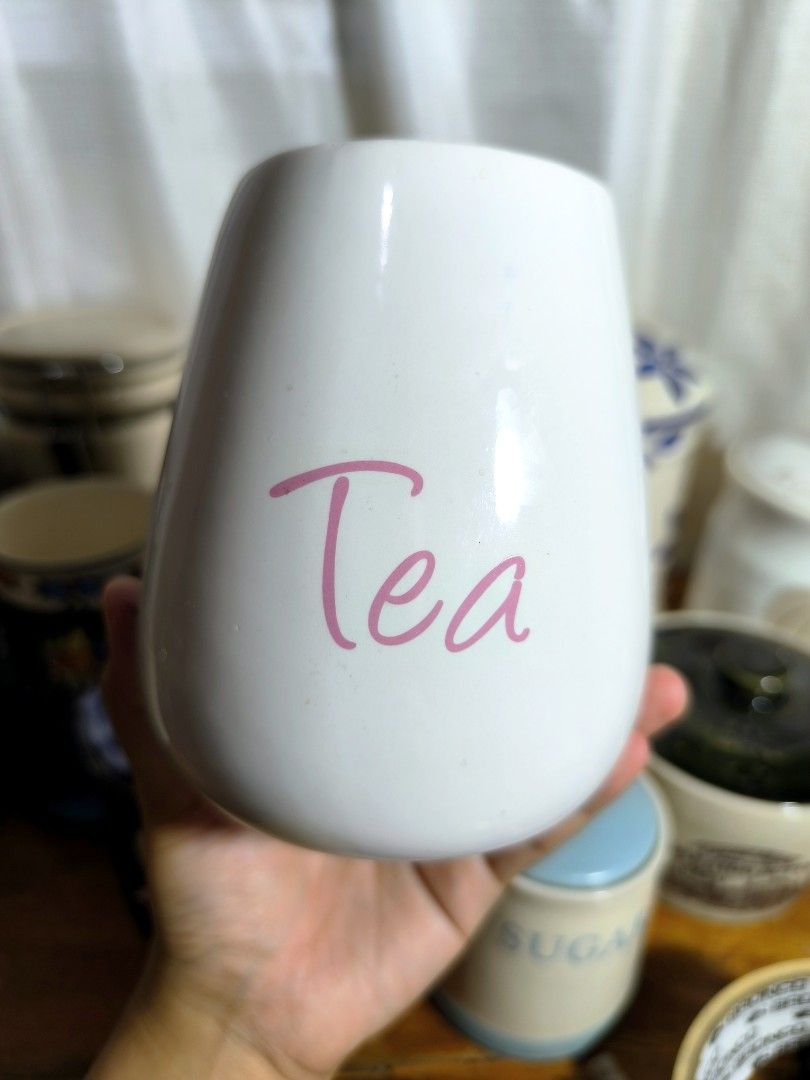 Tea Canister (Category: Coffee & Tea Tableware) located in Pangil. Submitted by kopee_matcha (Listing ID 1430642125, Image 2). Description: Missing lid Size : 2.9" x 5" Price : 160 *Strickly 2 days reservation only * Payment must be completed within 48 hours. If unpaid, your order will be automatically forfeited and the item/s will be given to the next miner. *No deleting of comments *3 or more items (Large pouch or box only) Courier: J&T MOP: GC