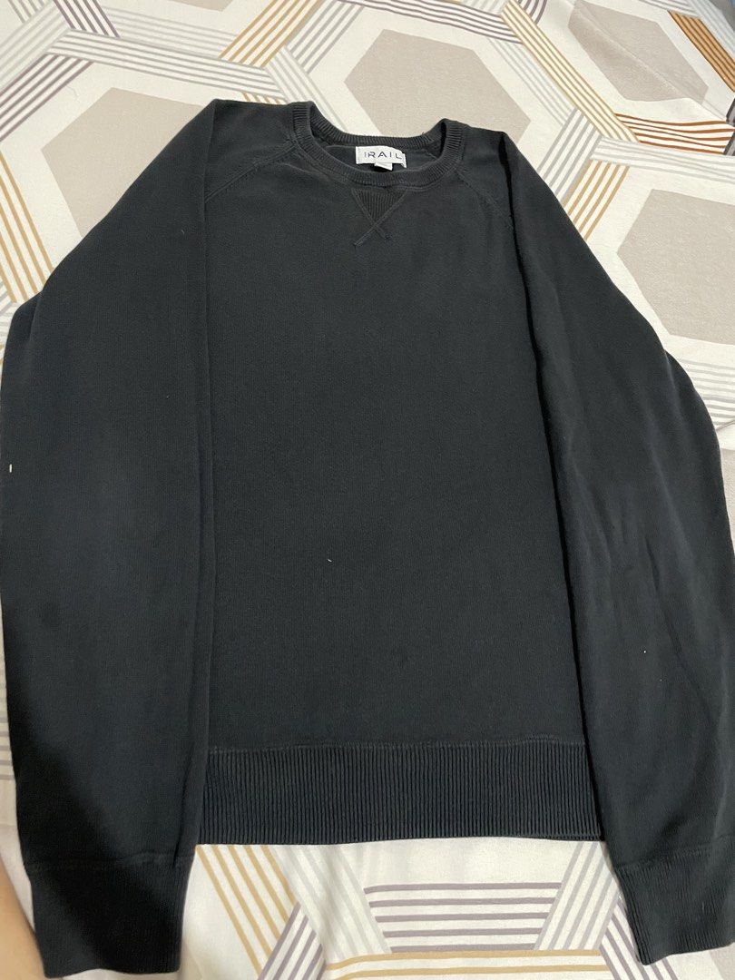 The Rail Black Sweatshirt - Size S (Category: Coats, Jackets and Outerwear) located in Tanza. Submitted by declutchedd_dd (Listing ID 1430715827, Image 3). Description: - rfs: decluttering - no issue - color rate 10/10 .