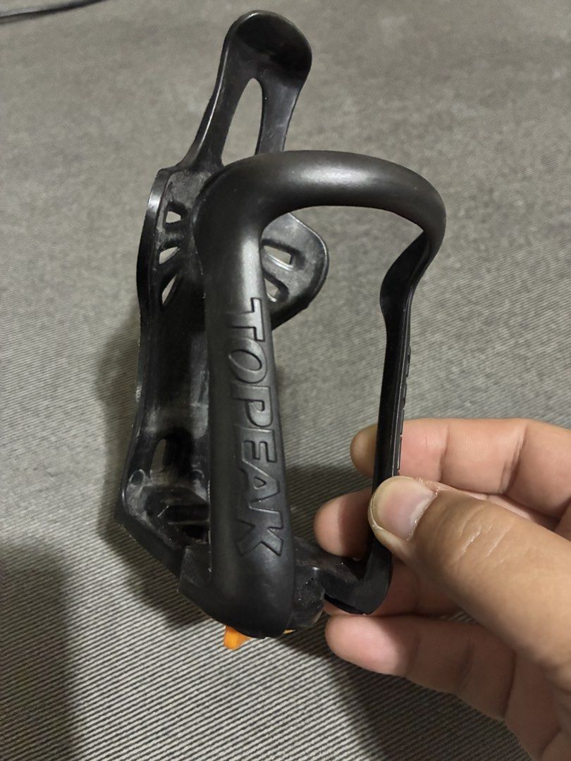 Topeak Bottle Cage (Category: Bicycles) located in General Mariano Alvarez. Submitted by lucian91 (Listing ID 1430599837, Image 1). Description: .