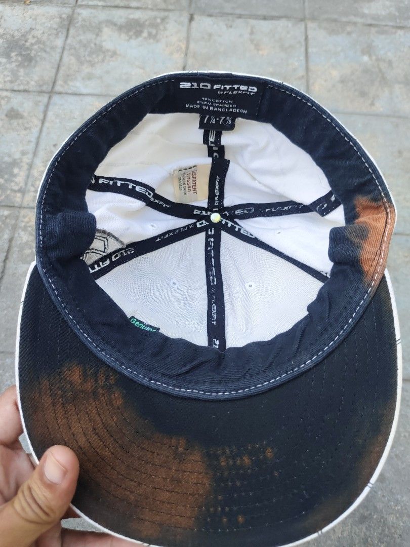Volcom (Category: Caps & Hats) located in Padada. Submitted by lux.mnl (Listing ID 1430769811, Image 3). Description: Volcom size nasa pic issue discoloration inside sa cap.