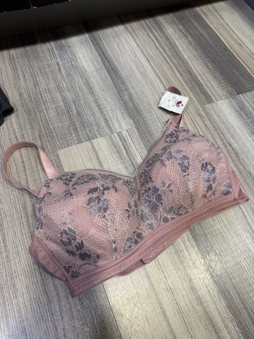 Wacoal bra - brand new with tag (Category: Undergarments & Loungewear) located in Tarlac. Submitted by blvrfinds (Listing ID 1430679308, Image 1). Description: .