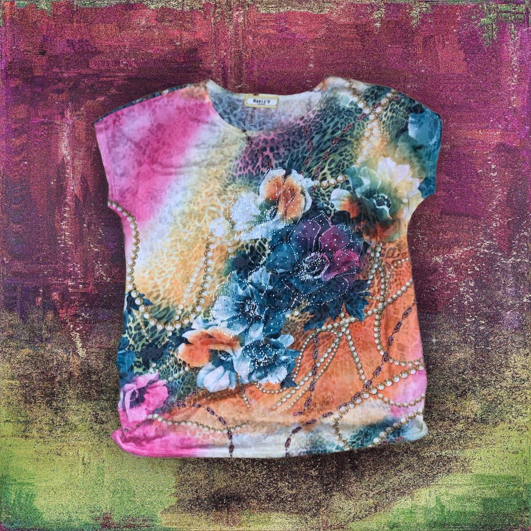 y2k floral top (Category: Shirts) located in Manila. Submitted by aehls (Listing ID 1430786291, Image 1). Description: ↳ ❝ [ magic’e y2k top ] ¡! ❞ ⋆ width 19.5 ⋆ length 27 ❦ mine @ 99 PHP note ! color may vary due to lighting.
