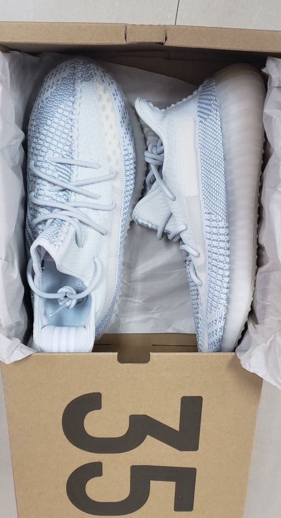 Adidas originals Yeezy Boost 350 V2 "cloud white" Casual Shoes Unisex (Category: Sneakers) located in Singapore. Submitted by zasilverwolf (Listing ID 1430932574, Image 6). Description: 🎯 100% new — full size access.