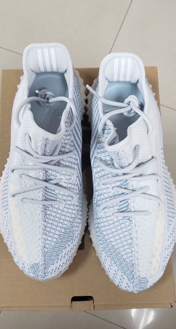 Adidas originals Yeezy Boost 350 V2 "cloud white" Casual Shoes Unisex (Category: Sneakers) located in Singapore. Submitted by zasilverwolf (Listing ID 1430932574, Image 5). Description: 🎯 100% new — full size access.