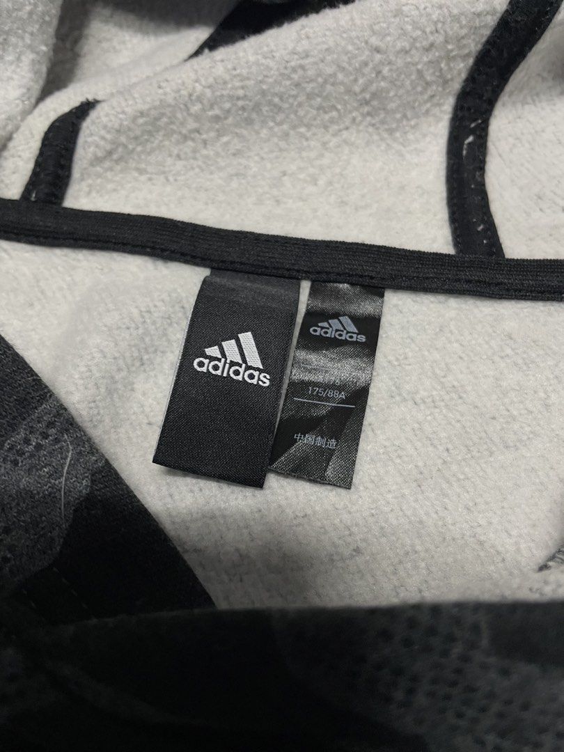 Adidas Zebra Print Hoodie (Category: Coats, Jackets and Outerwear) located in Baguio. Submitted by boondox (Listing ID 1430900456, Image 2). Description: • Adidas Camou Hoodie • 27 x 21 • Medium • Excellent • 10/10 color-rate .