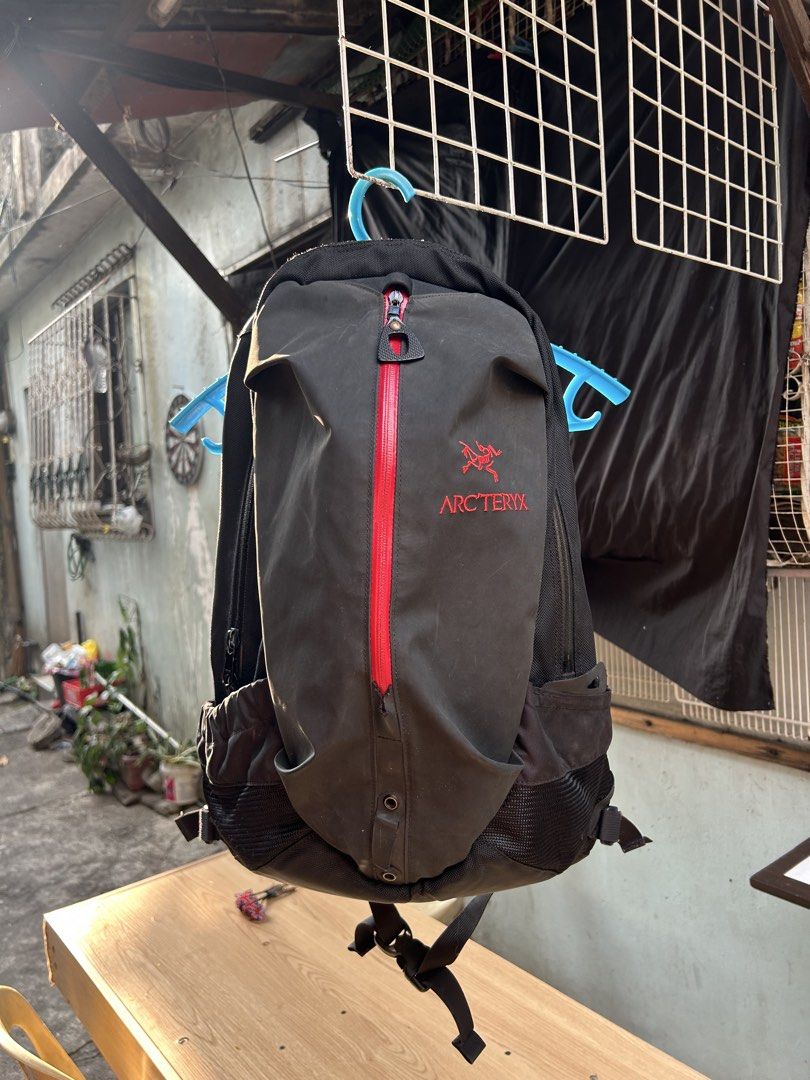 Arcteryx Arro 22 Red (Category: Backpacks) located in Caloocan City. Submitted by archivedrift (Listing ID 1430888637, Image 2). Description: fixed free shipping for sure buyer.