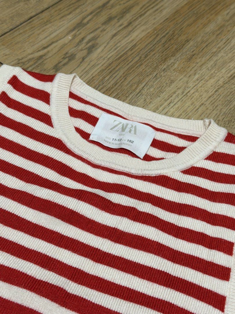 AUTHENTIC Zara Striped Sleeveless Top/ croptop (Category: Sleeveless) located in Quezon City. Submitted by naptimeph (Listing ID 1430926671, Image 2). Description: Fit to xsmall- medium Issue: may stain but unnoticeable naman also baka maalis pa sya since last gamit is pina laundry lang sya, much better siguro if hand wash.