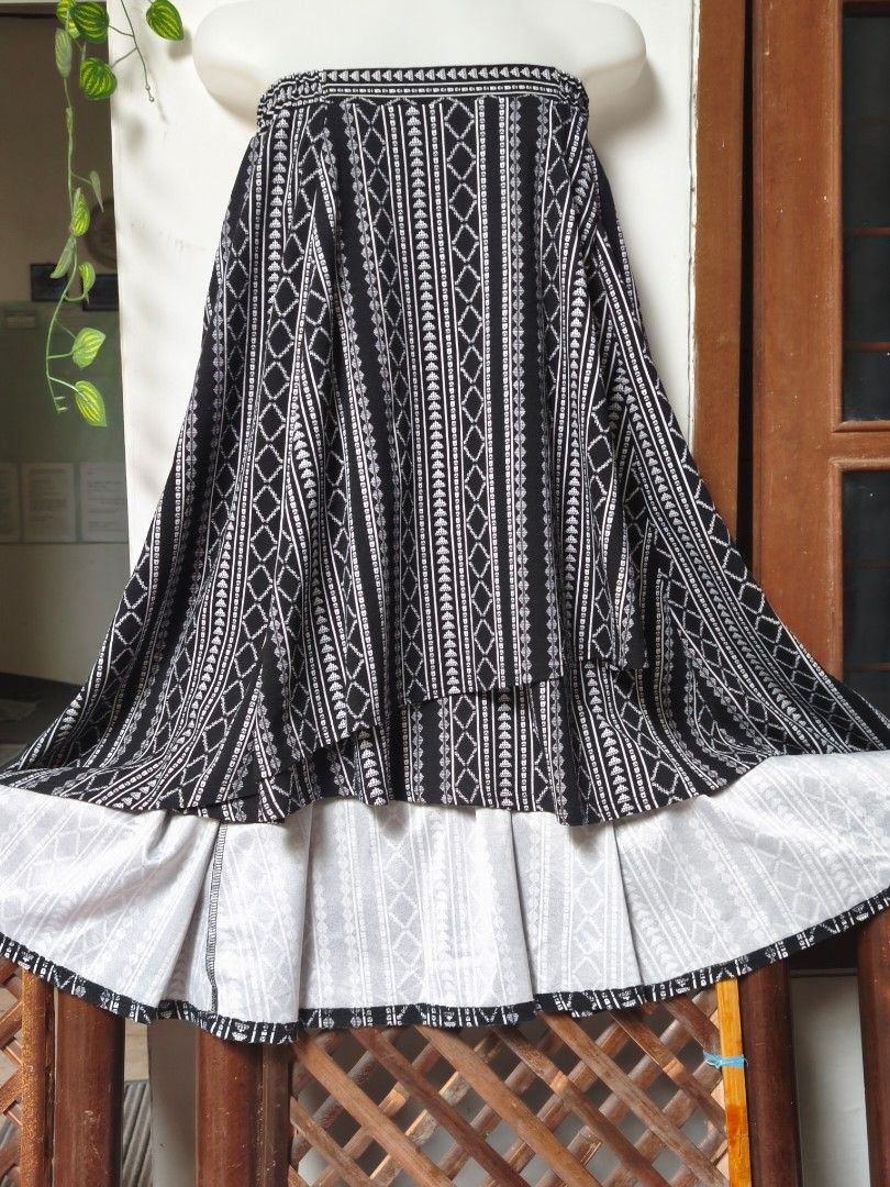 [BACA DESKRIPSI] ROK MOTIF MODEL UNIK ASIMETRIS, Fesyen Wanita, Pakaian ...