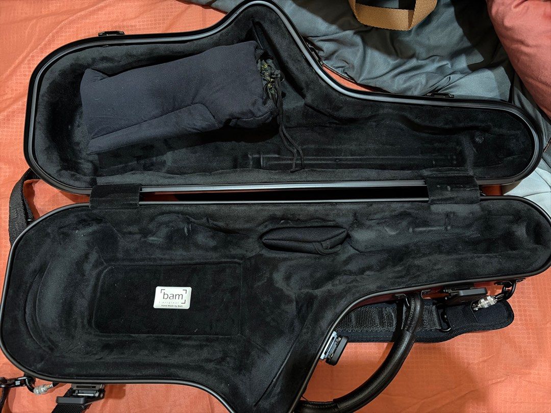 BAM Cabine Alto Saxophone Case - Red, Hobbies & Toys, Music & Media ...