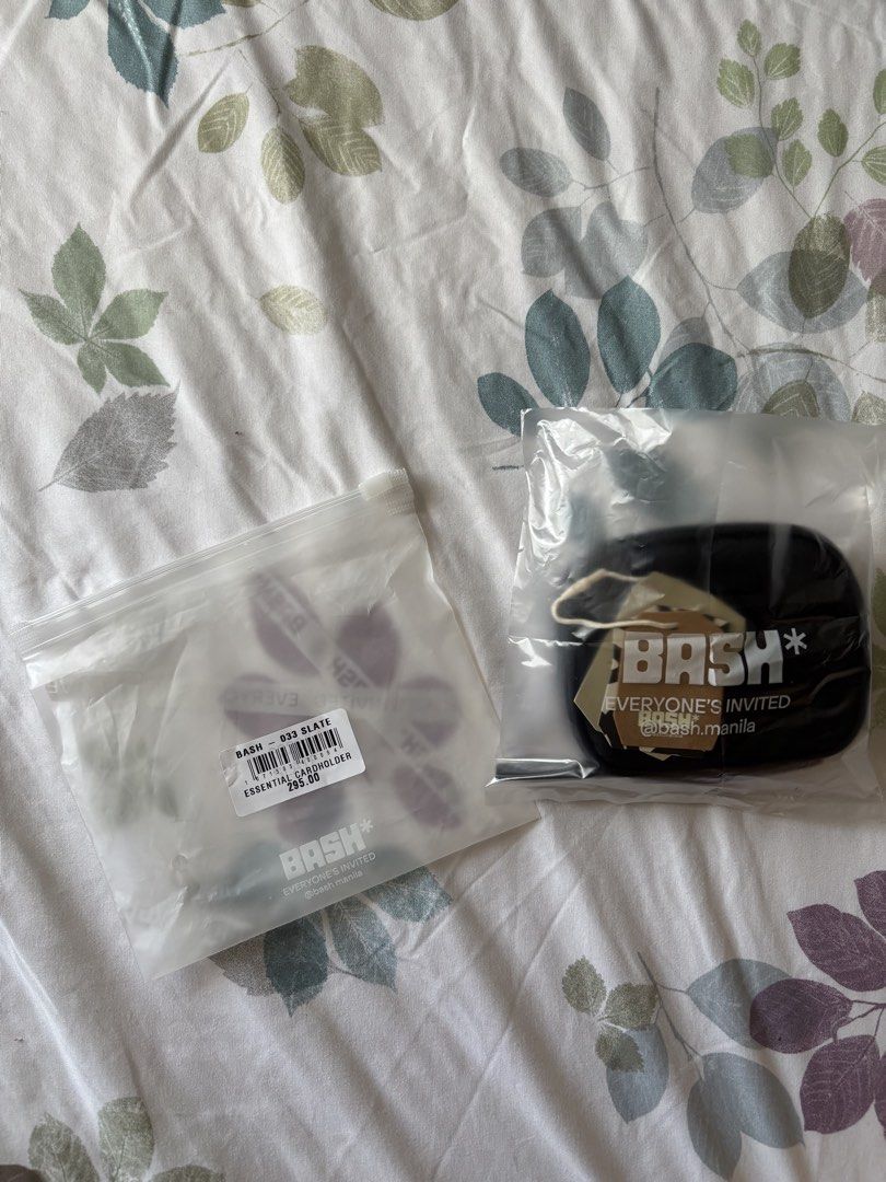 BASH* cardholder/wallet (Category: Wallets & Card holders) located in Manila. Submitted by uuk89 (Listing ID 1430827148, Image 1). Description: Can pass as brandnew, barely used. Complete package and tags.
