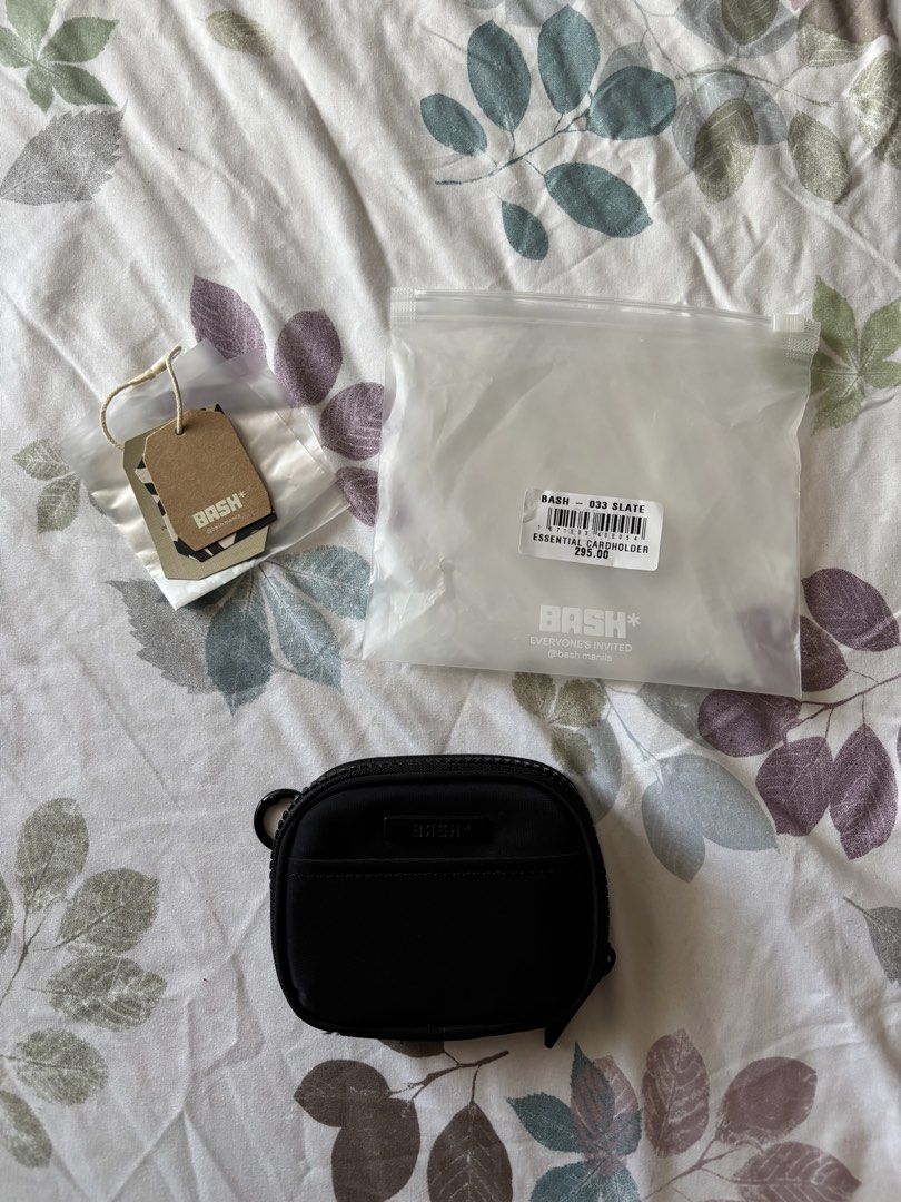 BASH* cardholder/wallet (Category: Wallets & Card holders) located in Manila. Submitted by uuk89 (Listing ID 1430827148, Image 3). Description: Can pass as brandnew, barely used. Complete package and tags.